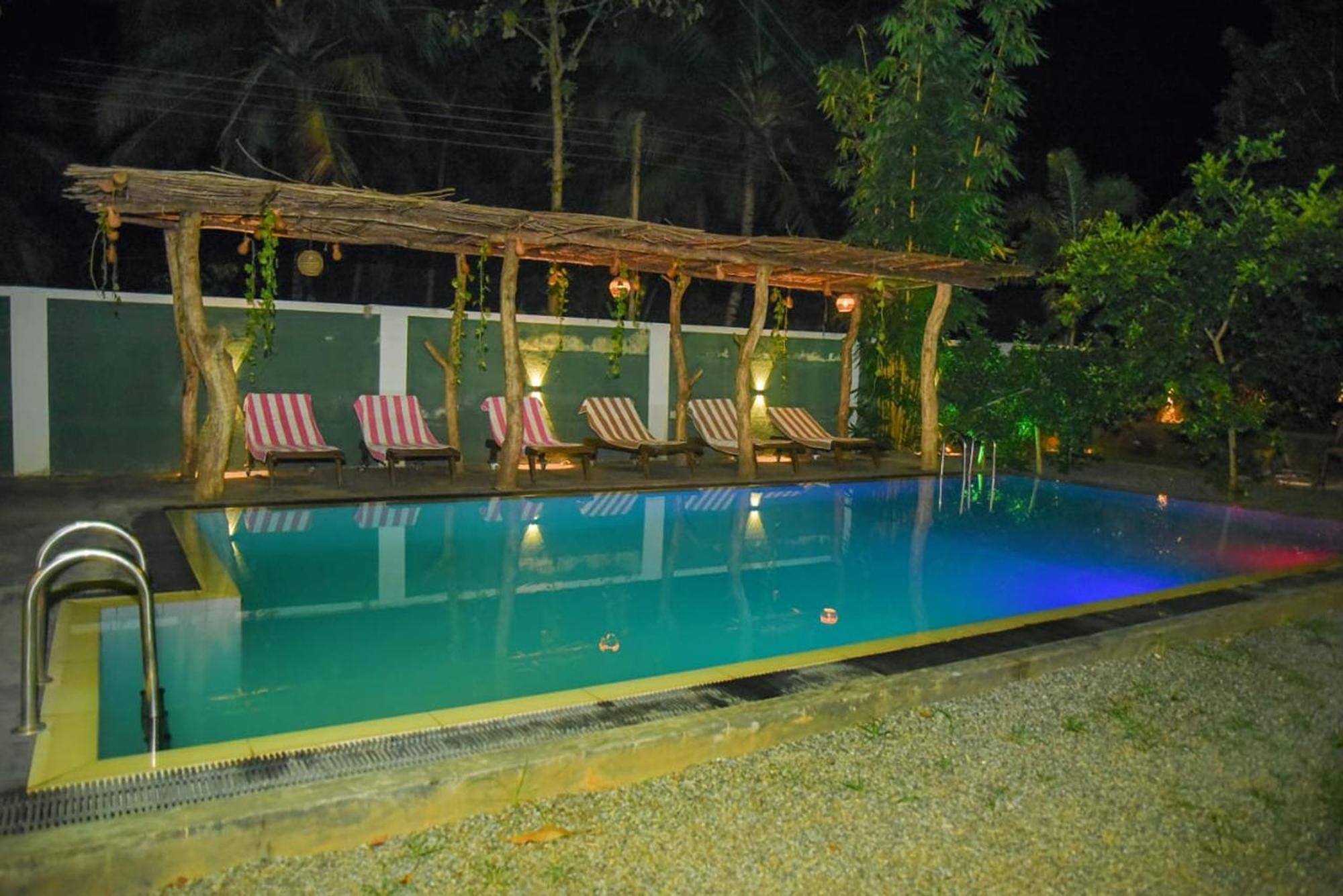 Lily Resort 达瓦拉维 外观 照片