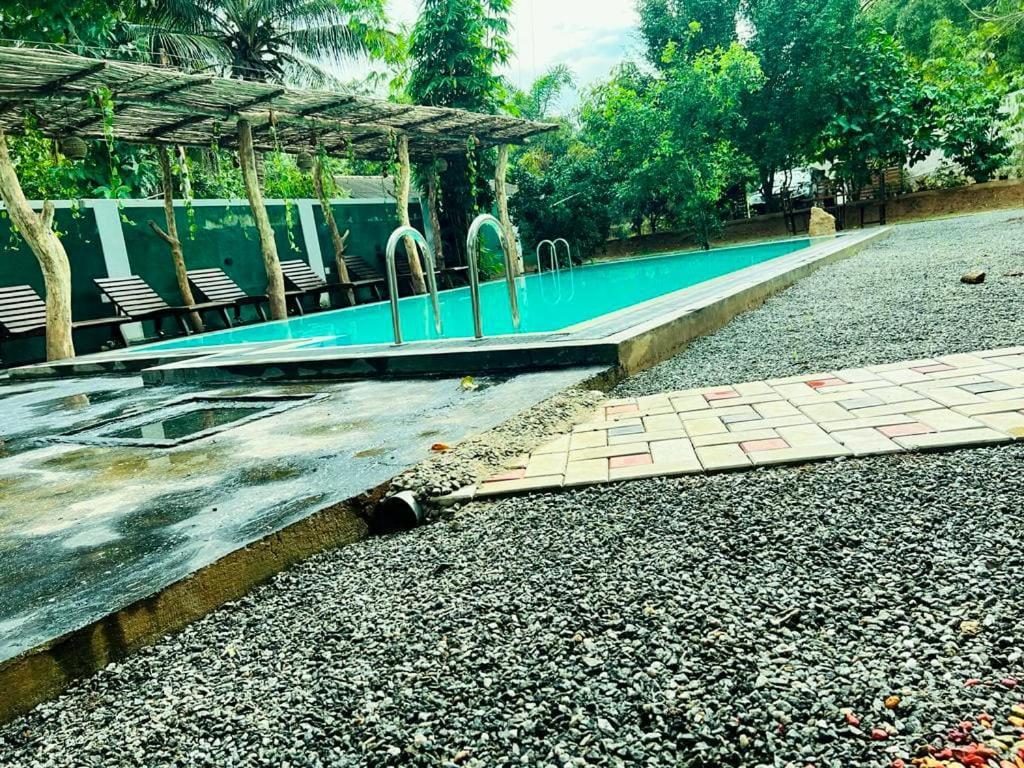 Lily Resort 达瓦拉维 外观 照片
